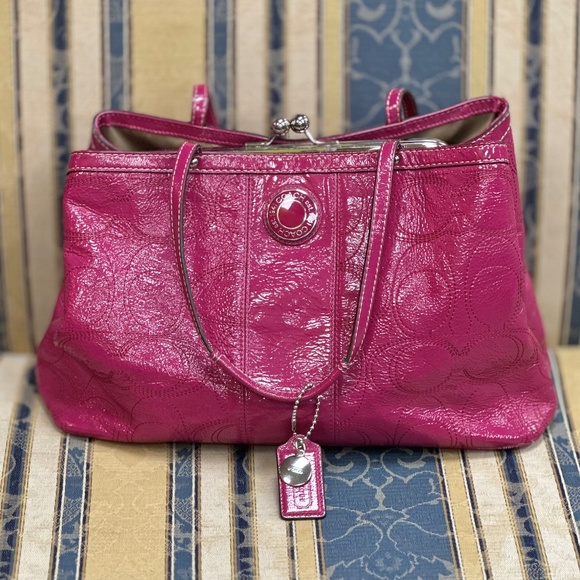 Authentic Coach Pink Patent Leather Kiss N Lock Bag Serial No. D1276-F19215 - Picture 1 of 10